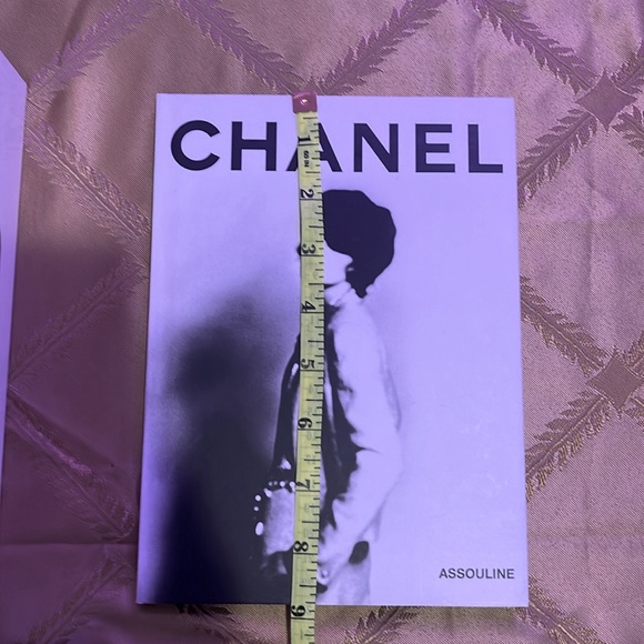 Chanel Coffee Book Table - Home Accessories 🖤 - Picture 8 of 11
